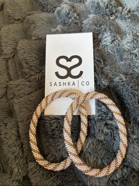 Women’s Beaded Bracelets in Gold & Silver